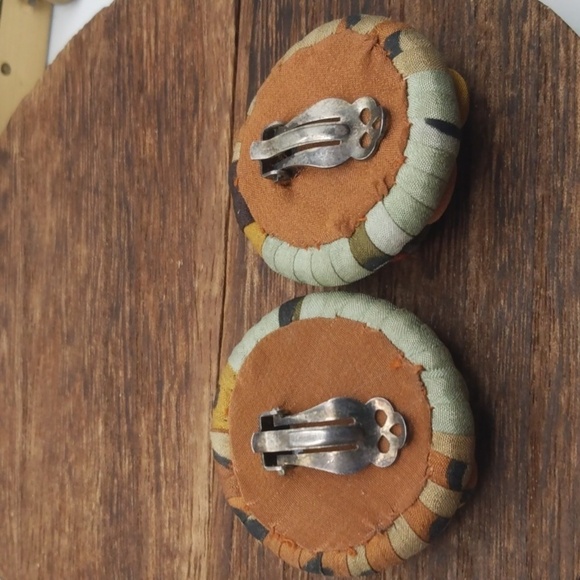 Watermelon African spun cloth 3d flower earrings clip on E245 - Picture 3 of 4